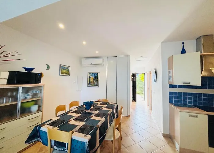 Apartment Boug 27 *